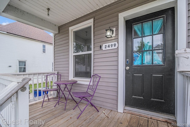 2499 Baldwin St, Detroit, MI 48214 - entrance to property featuring covered porch
