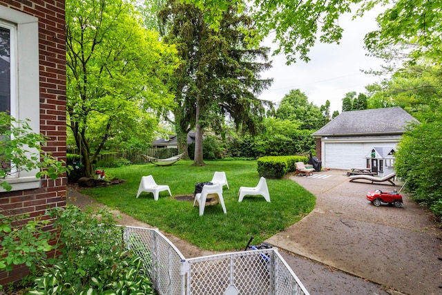 953 Berkshire Rd, Grosse Pointe Park, MI 48230 - view of green lawn with a garage