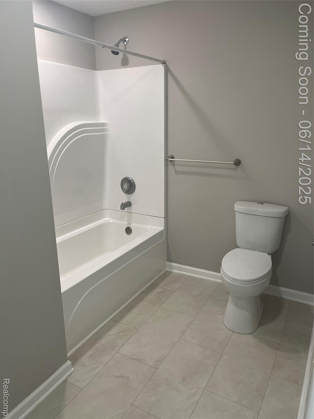 2145 Terrapin St, Wolverine Lake, MI 48390 - full bathroom featuring toilet and shower / tub combination