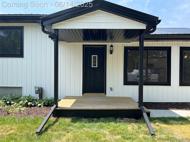 2145 Terrapin St, Wolverine Lake, MI 48390 - property entrance