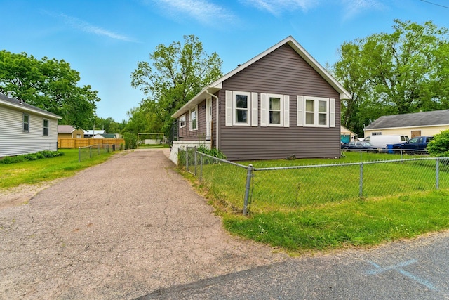 3307 Brookfield Ave, Kalamazoo, MI 49048 - view of front of home featuring driveway