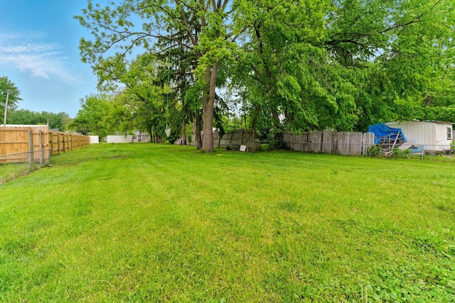 3307 Brookfield Ave, Kalamazoo, MI 49048 - view of yard