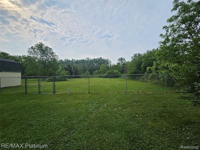 7257 Miller Rd, Swartz Creek, MI 48473 - view of yard
