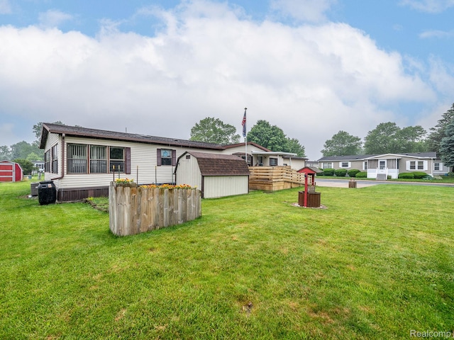 285 Heather, Temperance, MI 48182 - view of yard
