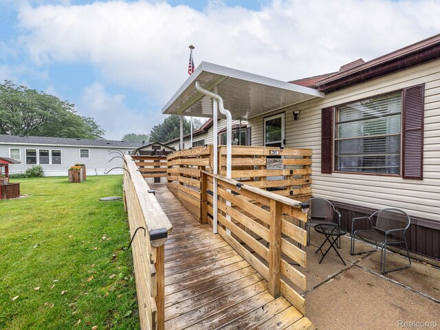 285 Heather, Temperance, MI 48182 - wooden deck featuring a yard
