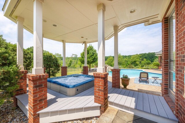 740 Greystone Dr, Chelsea, MI 48118