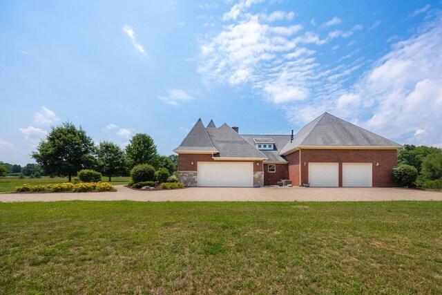 740 Greystone Dr, Chelsea, MI 48118