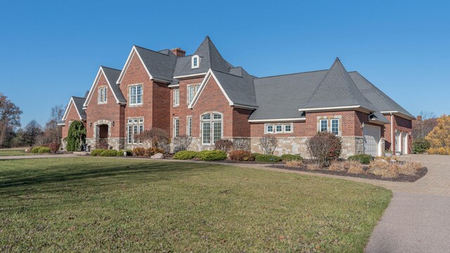 740 Greystone Dr, Chelsea, MI 48118