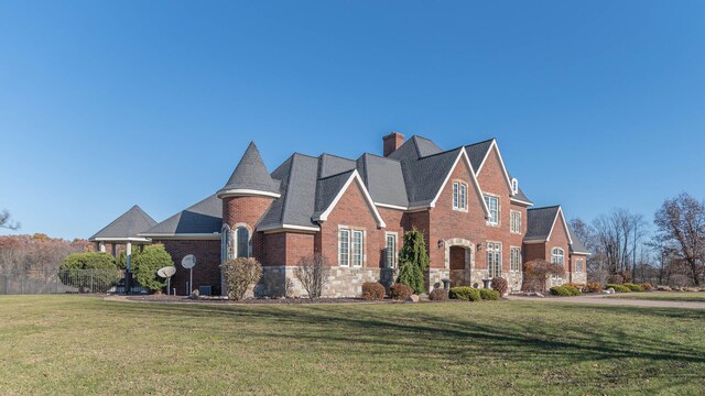 740 Greystone Dr, Chelsea, MI 48118