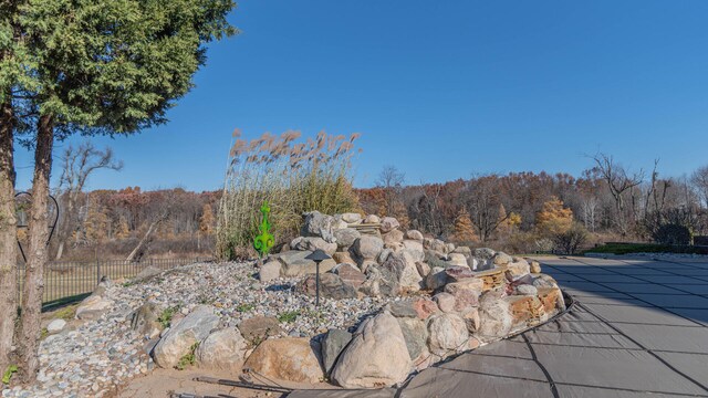 740 Greystone Dr, Chelsea, MI 48118