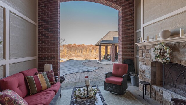 740 Greystone Dr, Chelsea, MI 48118