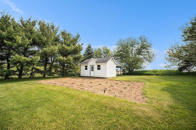 53029 Meadow View Ln, Paw Paw, MI 49079 - view of grassy yard with an outdoor structure