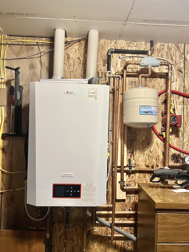 5781 S Waldron Rd, Pittsford, MI 49271 - utilities featuring water heater