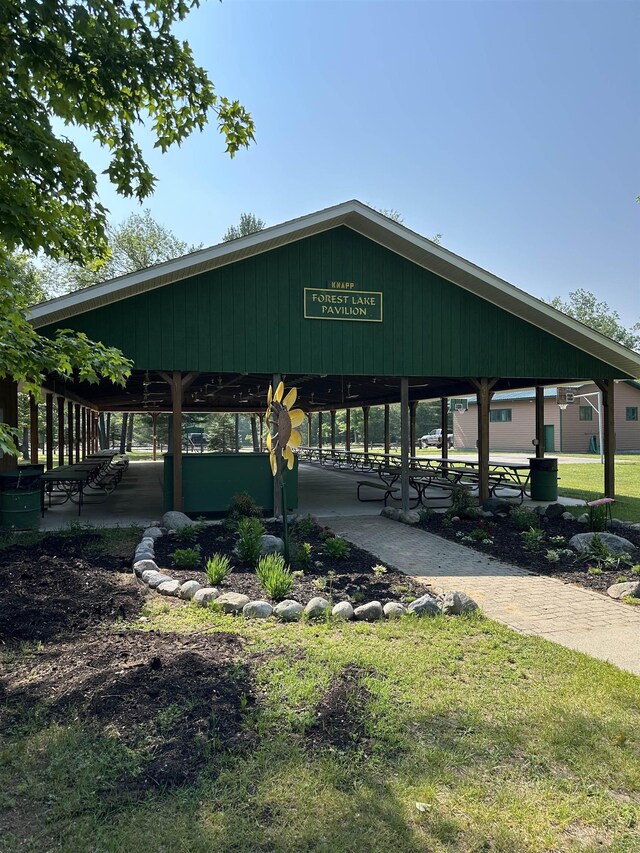 6239 Blackberry Dr, Alger, MI 48610