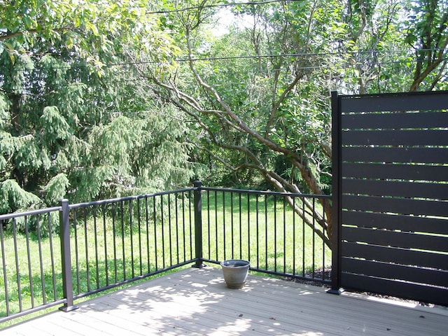 1358 Arroyo Dr, Ypsilanti, MI 48197 - wooden terrace with a yard