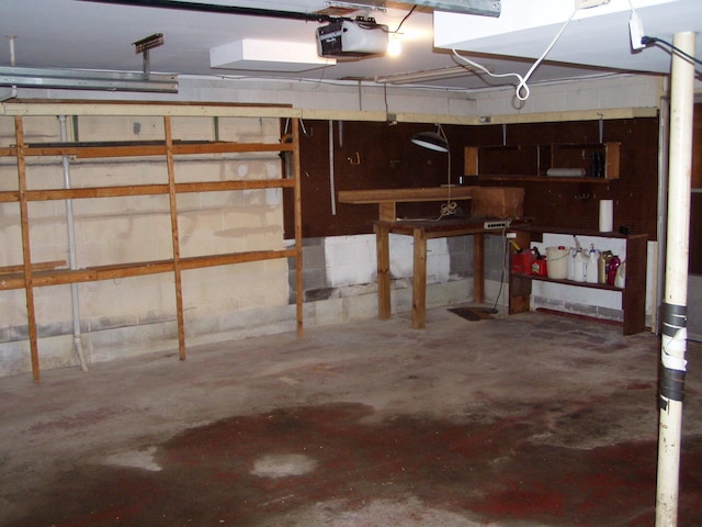 1358 Arroyo Dr, Ypsilanti, MI 48197 - garage with a garage door opener