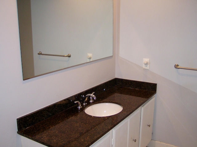 1358 Arroyo Dr, Ypsilanti, MI 48197 - bathroom featuring vanity