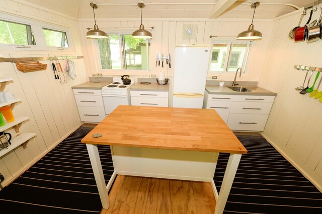 1650 N Huron, Tawas City, MI 48763