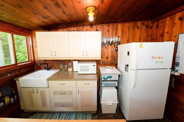1650 N Huron, Tawas City, MI 48763
