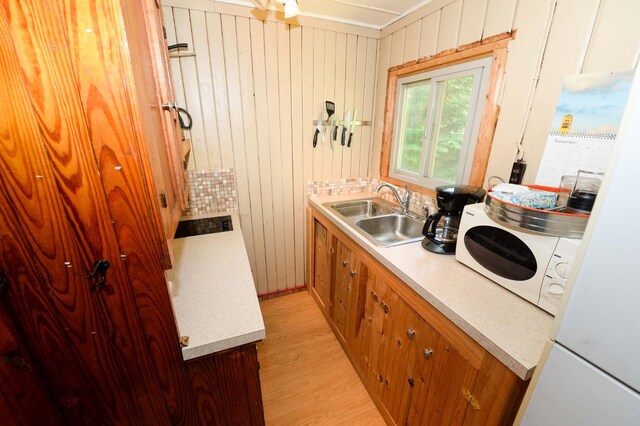 1650 N Huron, Tawas City, MI 48763