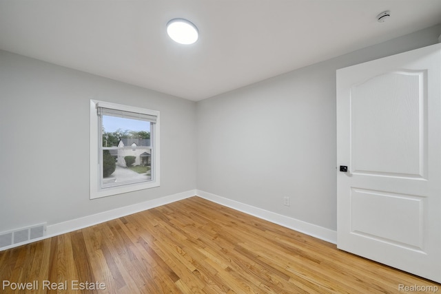 17157 Mendota St, Detroit, MI 48221 - unfurnished room featuring baseboards, light wood-type flooring, and a smoke detector