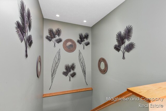 4349 Walter Rd, Wayland, MI 49348 - detailed view of recessed lighting