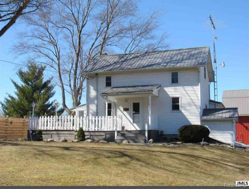 7090 Hallenbeck Hwy, Manitou Beach, MI 49253 - view of front of home