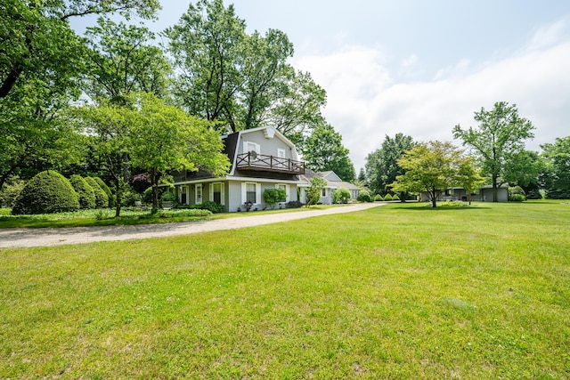 2900 Boyer Rd, Coloma, MI 49038 - view of green lawn featuring gravel driveway
