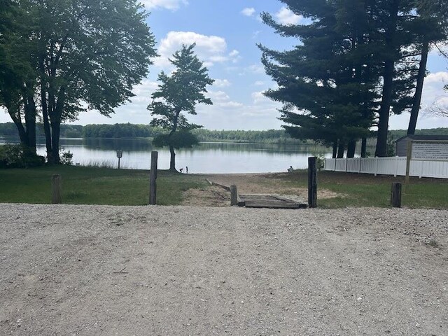 2599 Pleasant Lake Shore Dr, Cadillac, MI 49601