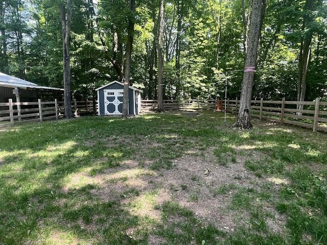 2599 Pleasant Lake Shore Dr, Cadillac, MI 49601