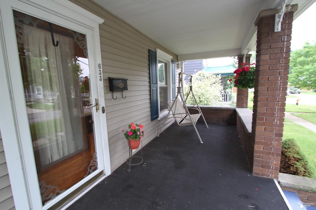 633 Scott St, Monroe, MI 48161 - view of covered porch