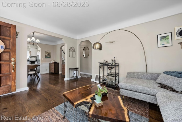 4507 Groveland Ave, Royal Oak, MI 48073 - living area featuring arched walkways and wood finished floors