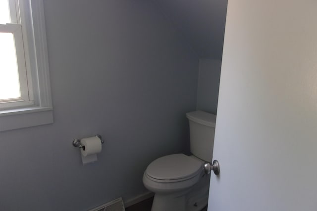 602 Fairview Ave, Manistee, MI 49660 - bathroom with toilet