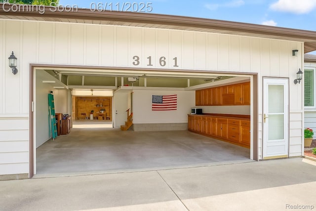 3161 Eastgate St, Burton, MI 48519 - view of garage