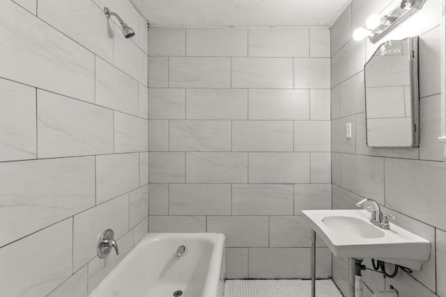 11414 Manor, Detroit, MI 48204 - full bathroom featuring shower / washtub combination and a sink