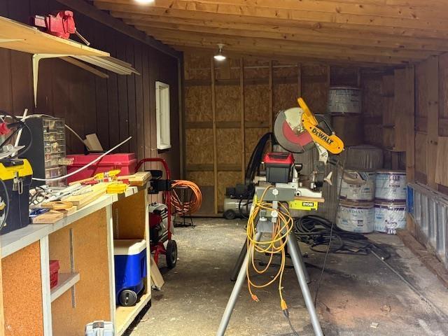 303 S Lemen St, Fenton, MI 48430