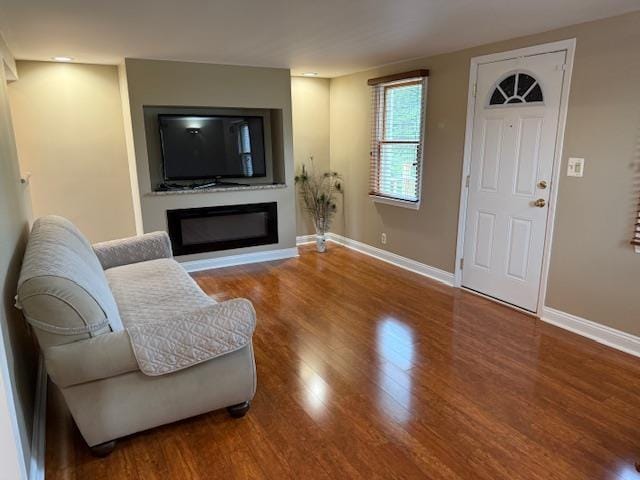 303 S Lemen St, Fenton, MI 48430