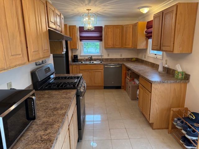 303 S Lemen St, Fenton, MI 48430