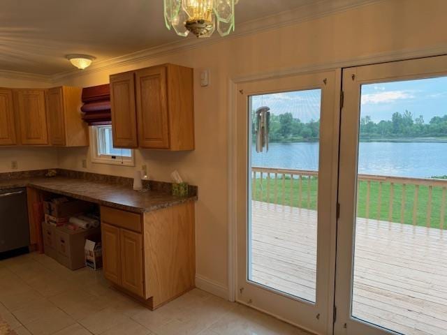 303 S Lemen St, Fenton, MI 48430
