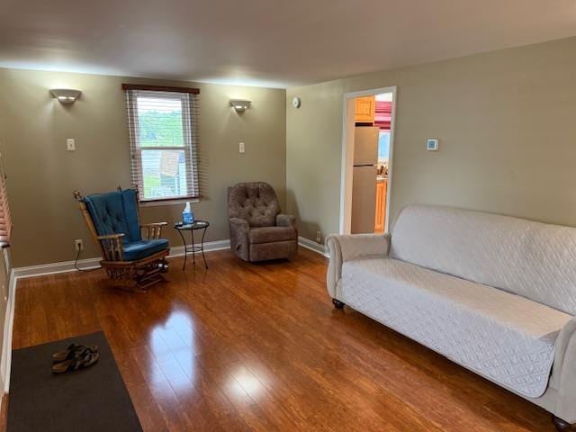 303 S Lemen St, Fenton, MI 48430