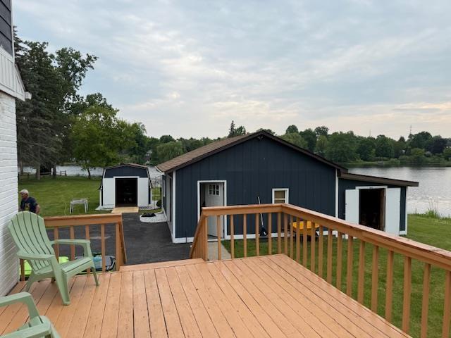303 S Lemen St, Fenton, MI 48430