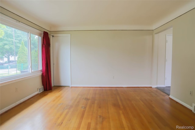 3581 Stolzenfeld Ave, Warren, MI 48091 - empty room featuring light wood-style flooring and baseboards