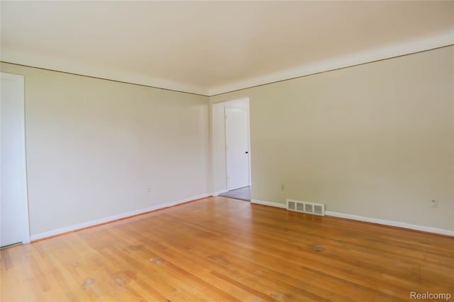 3581 Stolzenfeld Ave, Warren, MI 48091 - spare room featuring light wood-style flooring and baseboards