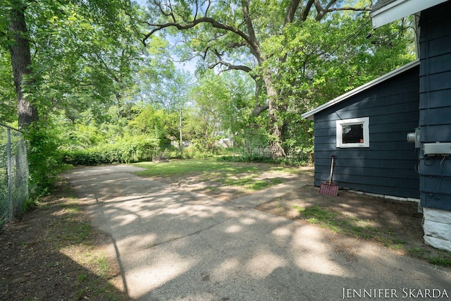 884 Emerson Ave, Muskegon, MI 49442 - view of yard