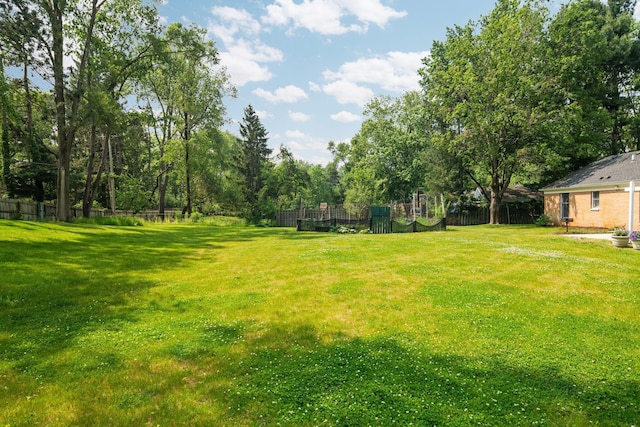 3673 Pheasant Dr, Ann Arbor, MI 48103 - view of yard