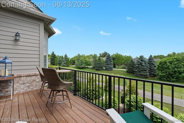 5624 Knob Hill Cir, Clarkston, MI 48348 - wooden terrace featuring view of scattered trees