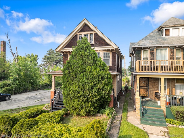 3054 Cadillac Blvd, Redford, MI 48214 - view of front facade featuring covered porch and stairs