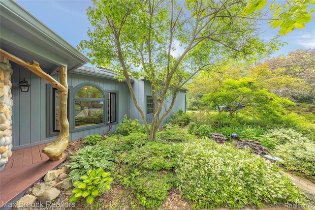 1982 E Coon Lake Rd, Howell, MI 48843 - view of yard