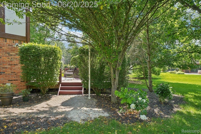 4541 Rivers Edge, Troy, MI 48098 - view of grassy yard with a deck