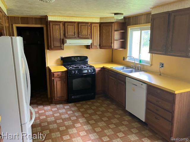 138 W Hunters Creek Rd, Lapeer, MI 48446 - photo 8